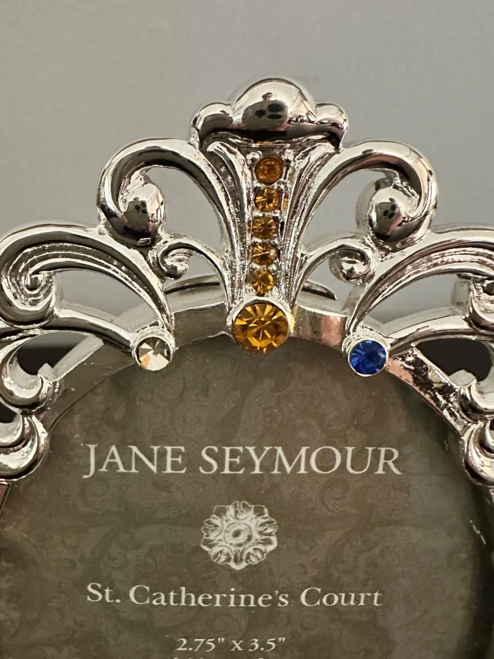 New Jane Seymour St Catherine’s Court Silver Tone 2.75